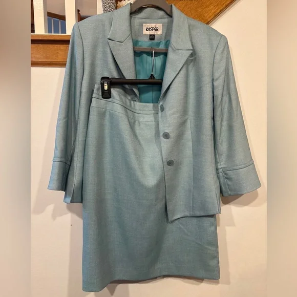 Kasper Blue Women's Skirt and Blazer Suit Set - Picture 10 of 10